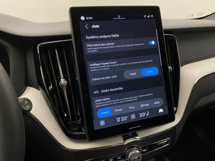 Volvo XC60 T6 AWD AUT DARK PLUS na operativní leasing