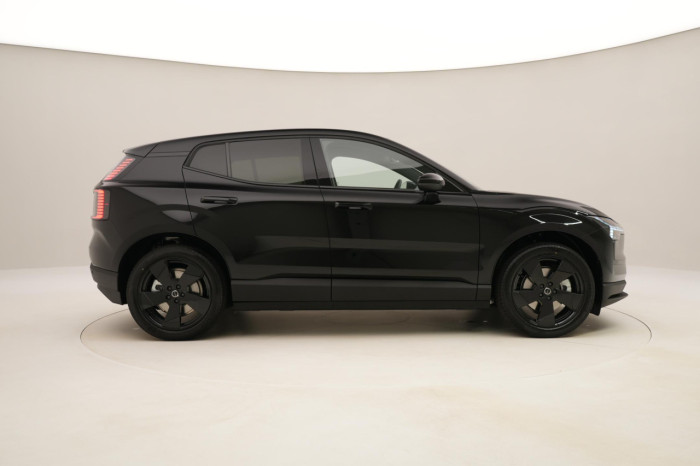 Volvo EX30 BLACK EDITION P5 ELETRIC PLUS na operativní leasing