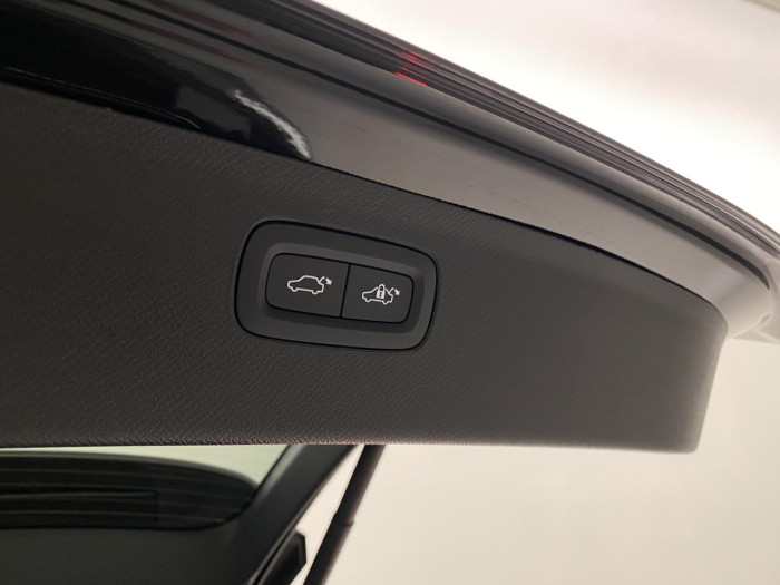 Volvo XC90 B5 AWD AUT BRIGHT PLUS na operativní leasing