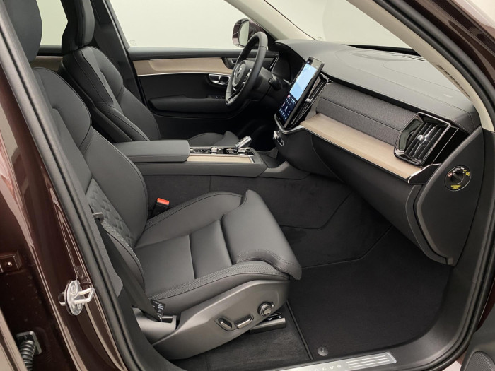 Volvo XC90 T8 AWD RECHARGE BRIGHT PLUS 7m na operativní leasing