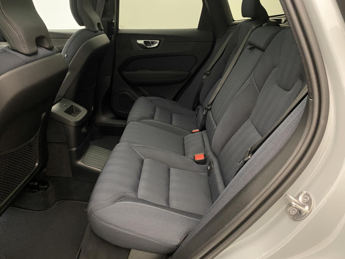 Volvo XC60 T6 AWD AUT DARK PLUS na operativní leasing