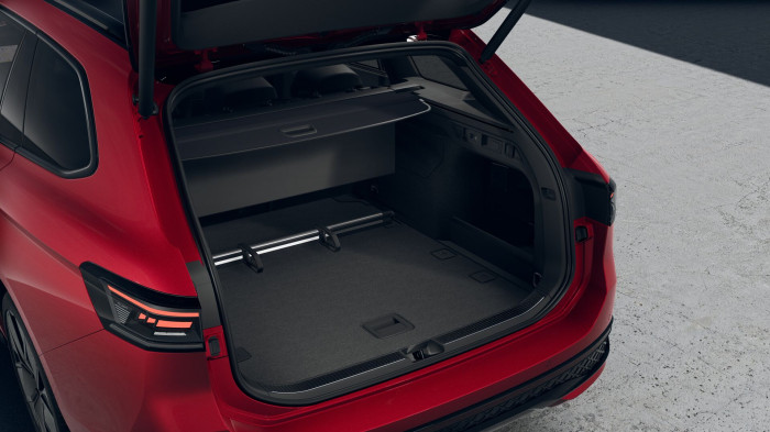 Volkswagen Passat R-Line People 2,0 TDI 142 kW 4MOT na operativní leasing