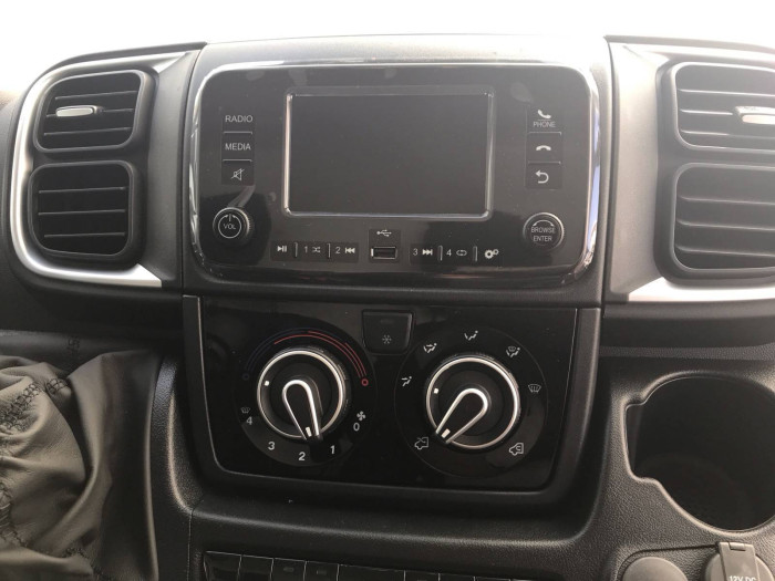 Peugeot Boxer Furgon 3300 L2H2 2,2 BlueHDi MAN6 / 103kW na operativní leasing