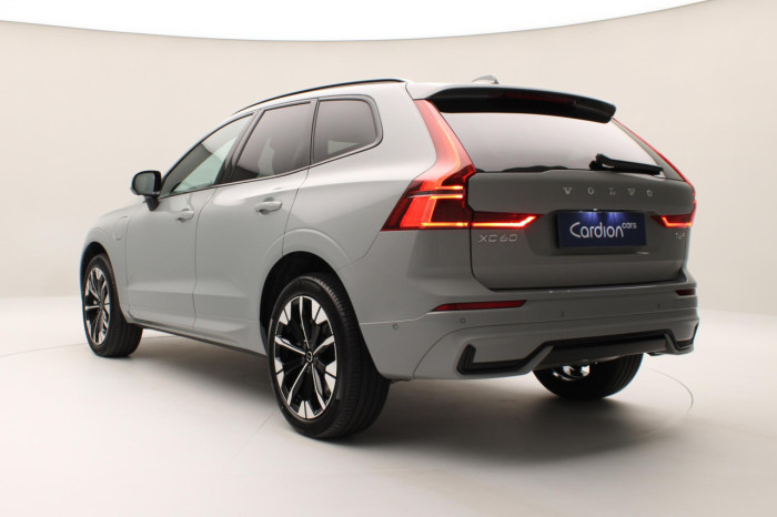 Volvo XC60 T6 AWD AUT DARK PLUS na operativní leasing