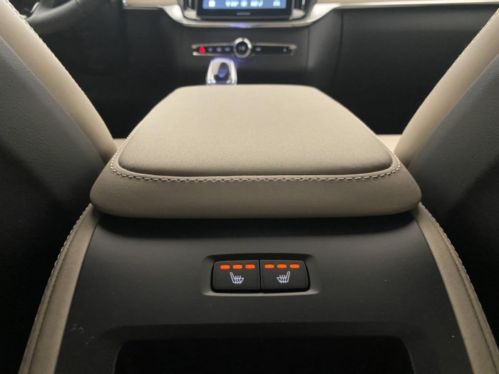 Volvo XC90 B5 AWD AUT BRIGHT PLUS na operativní leasing