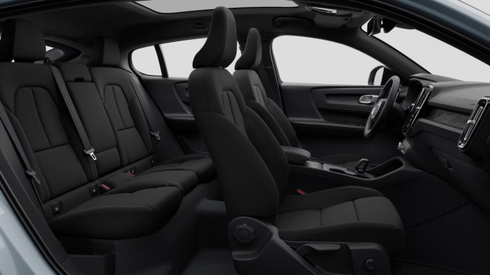 Volvo EC40 PURE ELECTRIC SINGLE ENG. RWD na operativní leasing