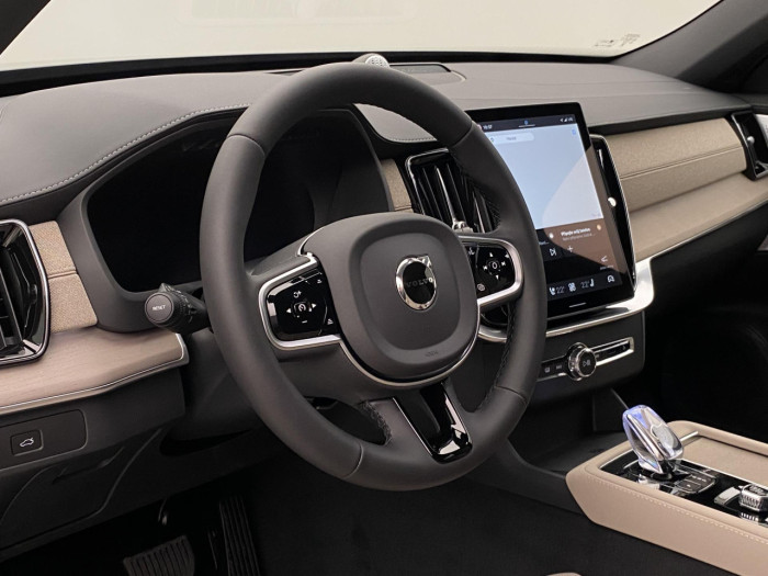 Volvo XC90 B5 AWD AUT BRIGHT PLUS na operativní leasing