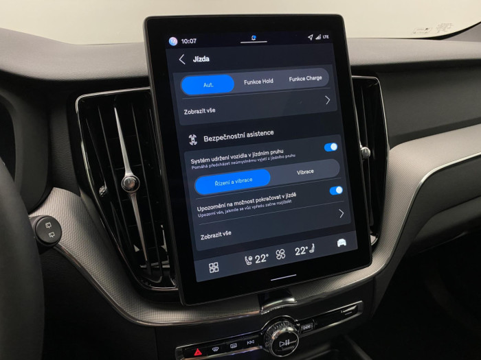 Volvo XC60 T6 AWD AUT PLUS BLACK EDITION na operativní leasing