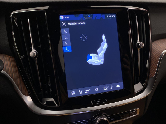 Volvo V60 T6 AWD Plug-in BRIGHT PLUS na operativní leasing