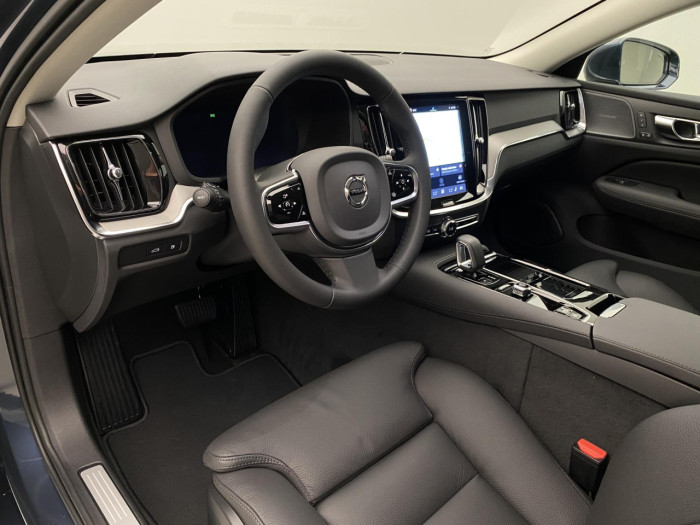 Volvo V60 T6 AWD Plug-in BRIGHT PLUS na operativní leasing