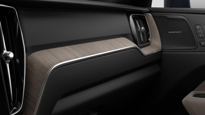 Volvo XC60 B5 AWD AUT BRIGHT PLUS na operativní leasing
