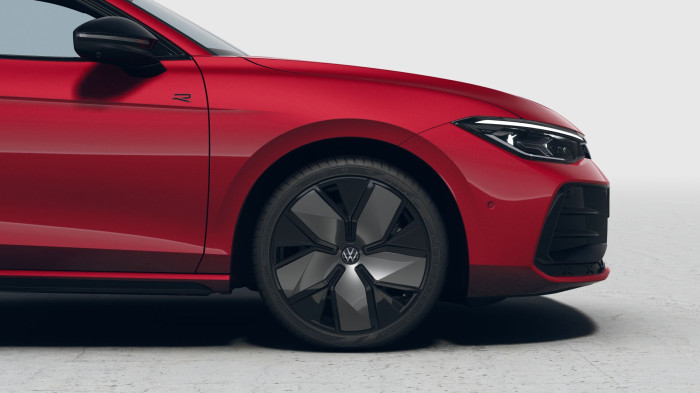 Volkswagen Passat R-Line People 2,0 TDI 142 kW 4MOT na operativní leasing