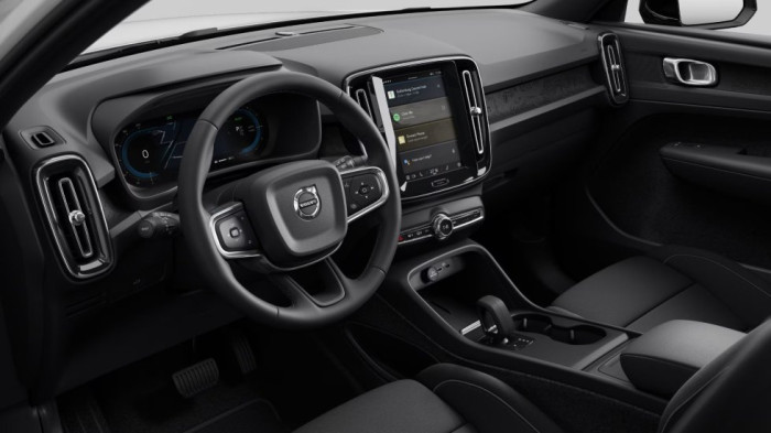 Volvo EX40 PLUS, Single Motor, 175 kW / 238 HP na operativní leasing