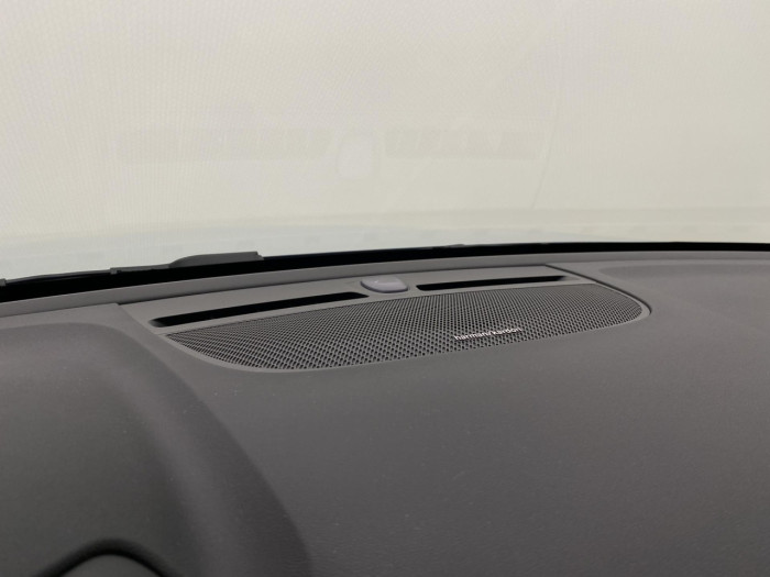Volvo XC40 B3 AUT DARK PLUS na operativní leasing