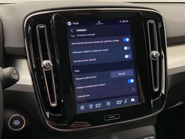 Volvo XC40 B3 AUT DARK PLUS na operativní leasing