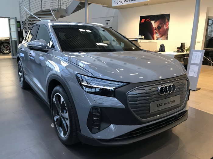 Audi Q4 e-tron 45  / 210kW na operativní leasing