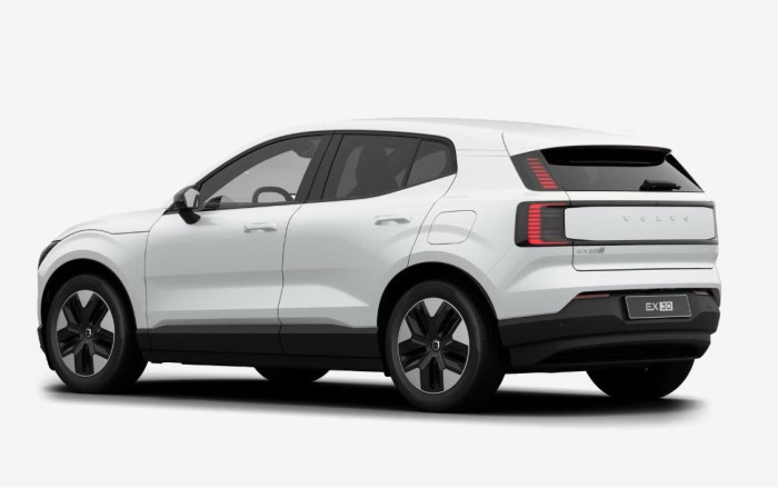 Volvo EX30 P5 LONG RANGE ELETRIC PLUS na operativní leasing