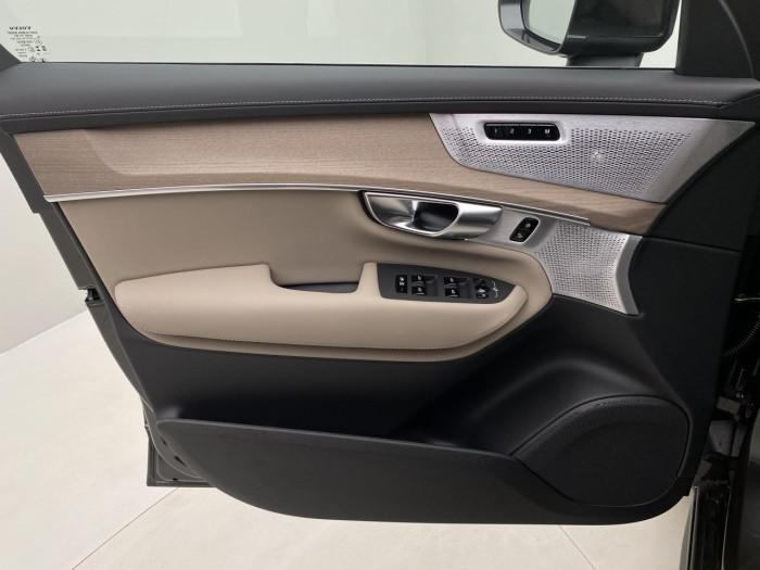 Volvo XC90 T8 AWD RECHARGE BRIGHT PLUS 7m na operativní leasing