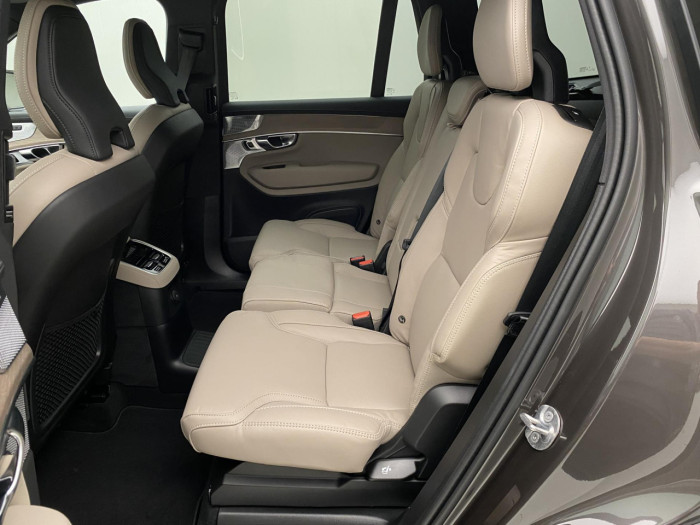 Volvo XC90 T8 AWD RECHARGE BRIGHT PLUS 7m na operativní leasing