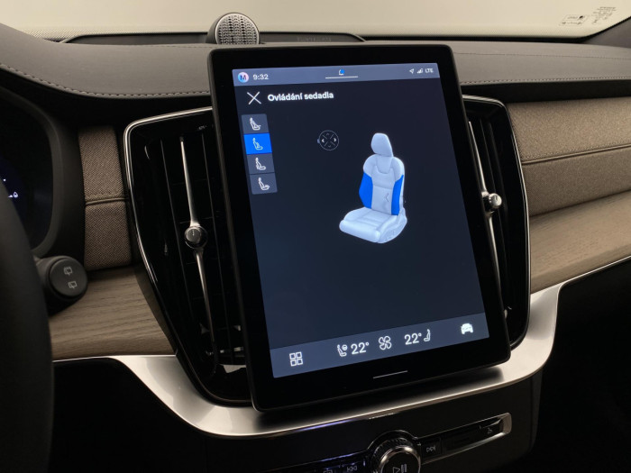 Volvo XC90 T8 AWD RECHARGE BRIGHT PLUS 7m na operativní leasing