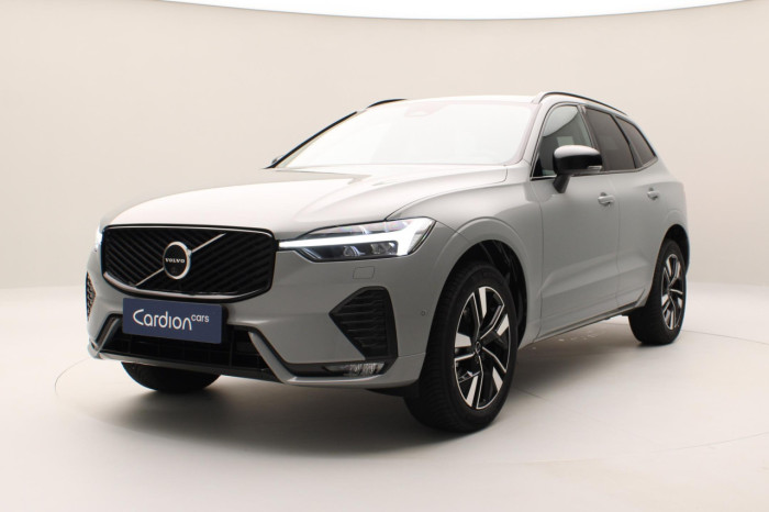 Volvo XC60 B5 AWD AUT DARK PLUS na operativní leasing
