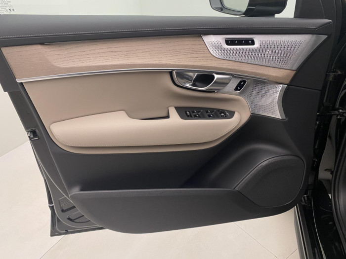 Volvo XC90 B5 AWD AUT BRIGHT PLUS na operativní leasing