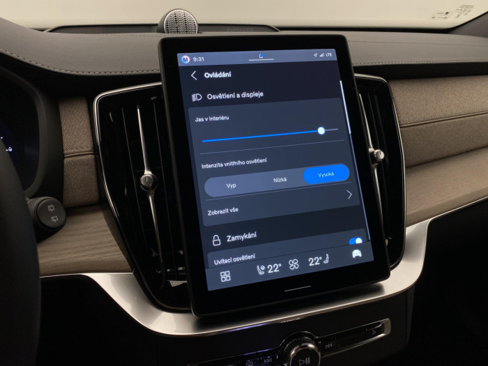 Volvo XC90 T8 AWD RECHARGE BRIGHT PLUS 7m na operativní leasing