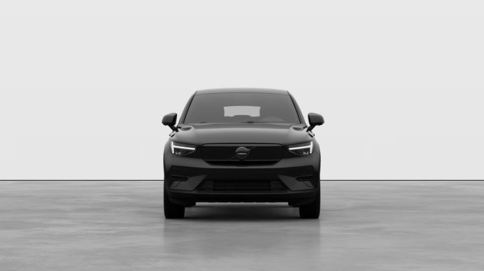 Volvo EC40 PURE ELECTRIC BLACK EDITION Edition na operativní leasing