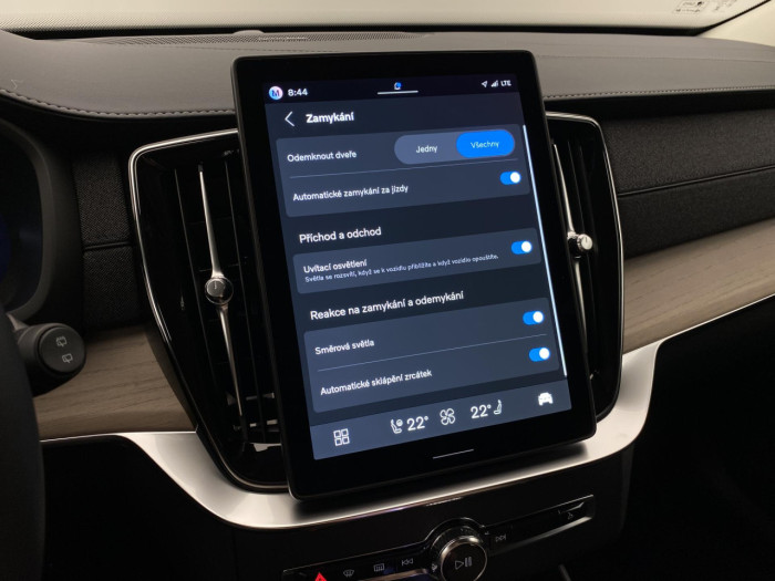 Volvo XC90 T8 AWD RECHARGE BRIGHT PLUS 7m na operativní leasing
