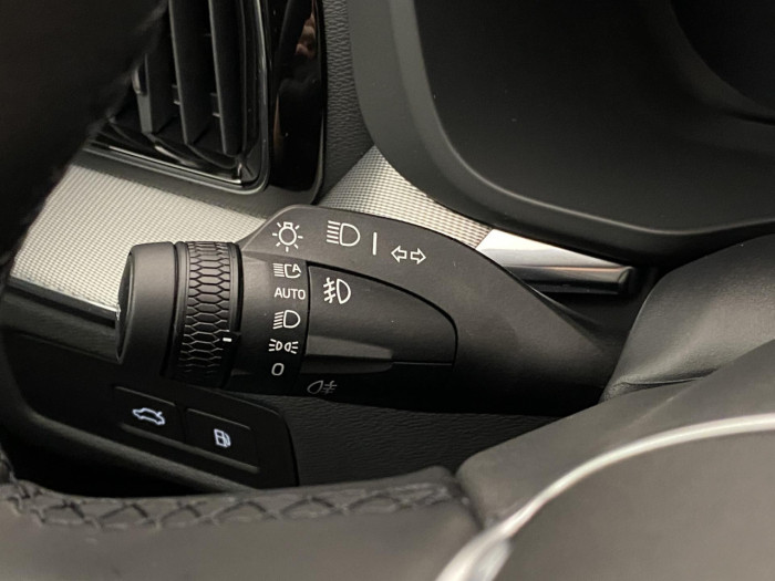 Volvo XC60 T6 AWD AUT PLUS BLACK EDITION na operativní leasing