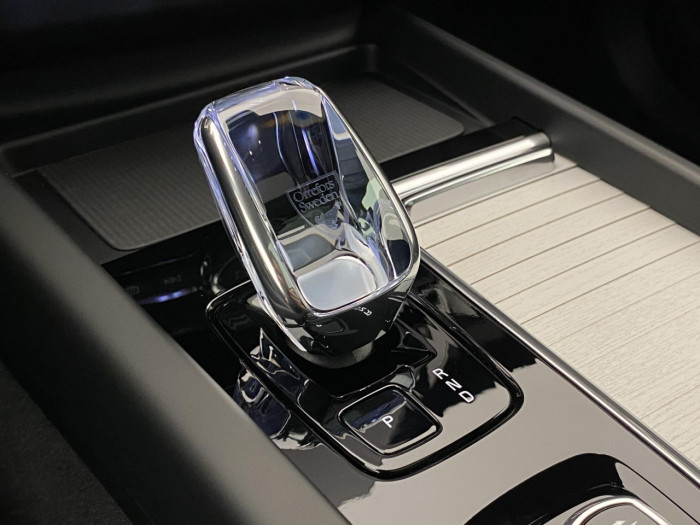 Volvo XC60 T6 AWD AUT DARK PLUS na operativní leasing