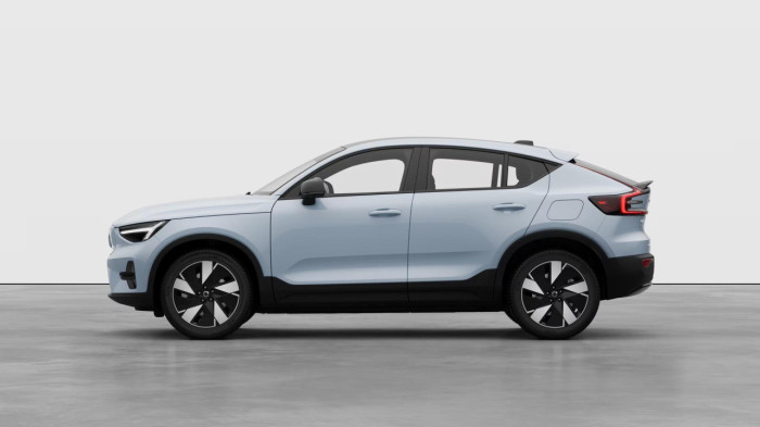 Volvo EC40 PURE ELECTRIC SINGLE ENG. RWD na operativní leasing