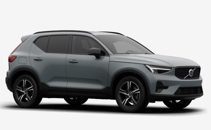 Volvo XC40 B3 AUT DARK PLUS na operativní leasing