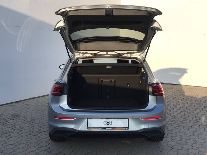 Volkswagen Golf People 6G 1,5TSI / 110kW na operativní leasing