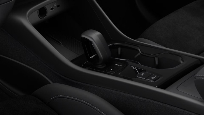 Volvo XC40 B3 AUT DARK PLUS na operativní leasing
