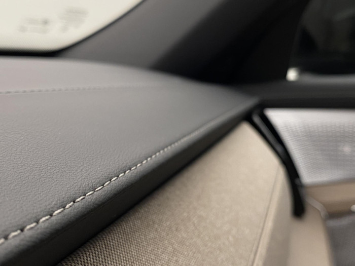 Volvo XC90 B5 AWD AUT DARK PLUS na operativní leasing