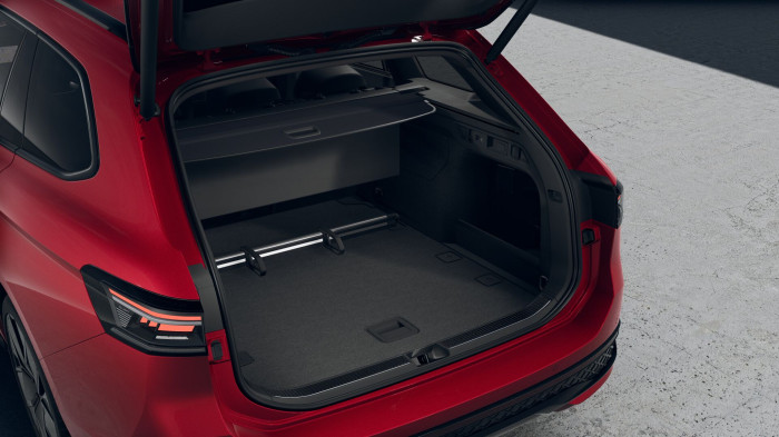 Volkswagen Passat R-Line People 2,0 TDI 110 kW na operativní leasing