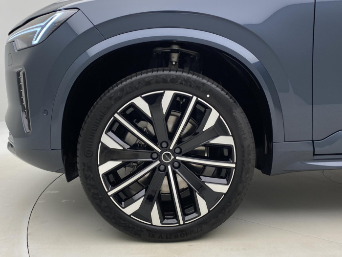 Volvo XC90 B5 AWD AUT DARK PLUS na operativní leasing