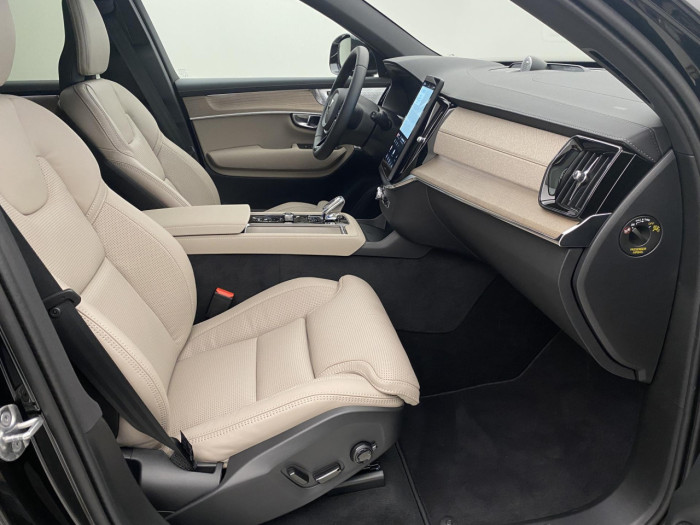 Volvo XC90 B5 AWD AUT BRIGHT PLUS na operativní leasing