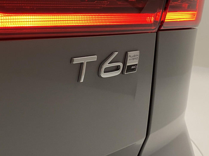 Volvo XC60 T6 AWD AUT DARK PLUS na operativní leasing