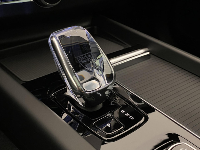 Volvo XC60 T6 AWD AUT PLUS BLACK EDITION na operativní leasing