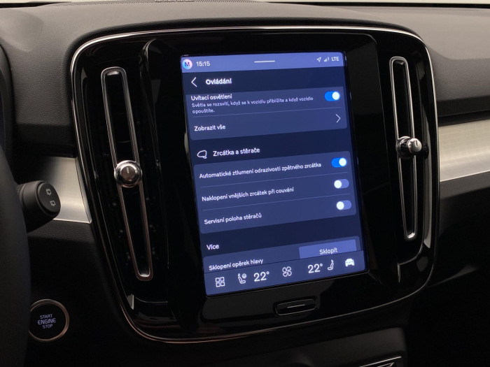 Volvo XC40 B4 AUT DARK PLUS na operativní leasing