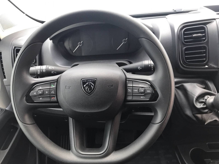 Peugeot Boxer Furgon 3300 L2H2 2,2 BlueHDi MAN6 / 103kW na operativní leasing