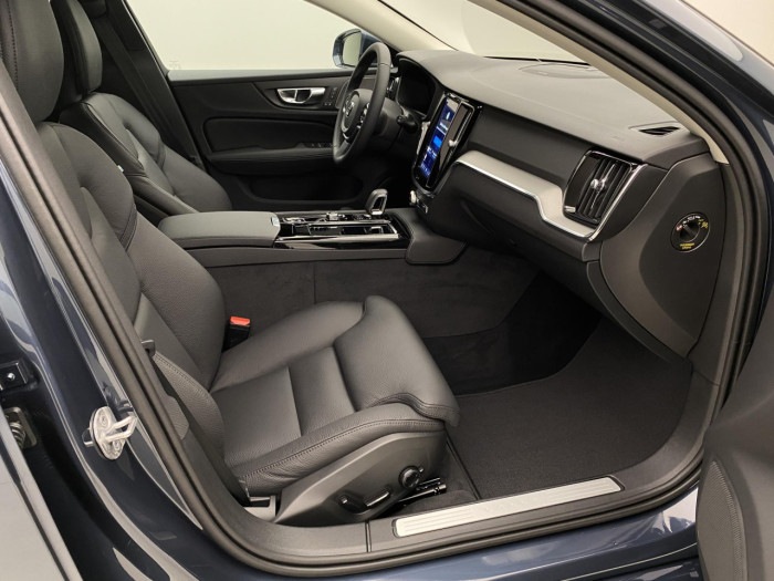 Volvo V60 T6 AWD Plug-in BRIGHT PLUS na operativní leasing