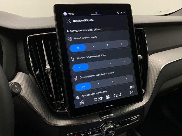 Volvo XC60 T6 AWD AUT PLUS BLACK EDITION na operativní leasing