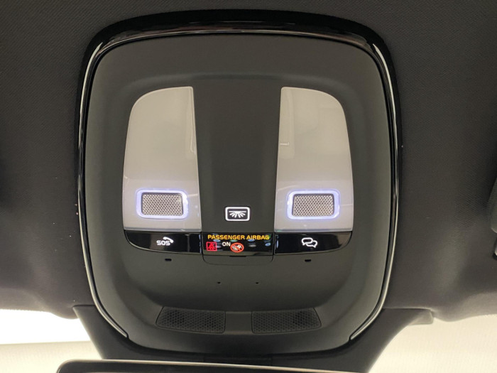 Volvo XC90 B5 AWD AUT DARK PLUS na operativní leasing