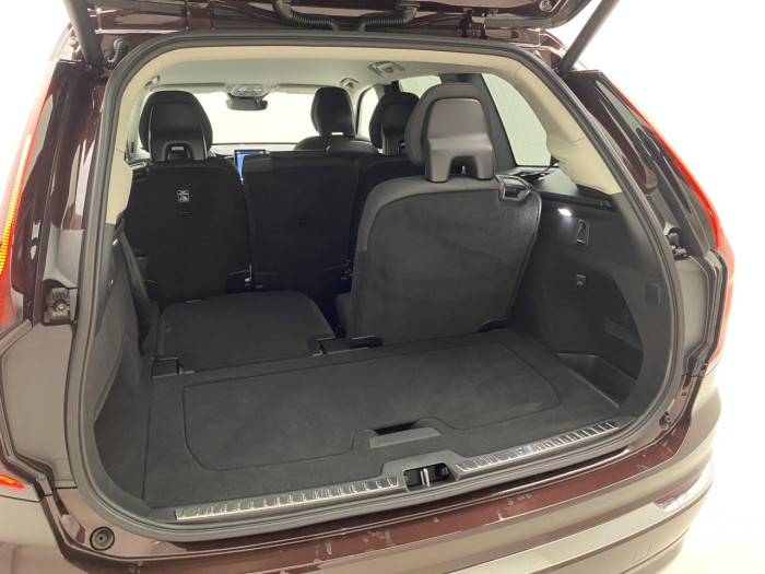 Volvo XC90 T8 AWD RECHARGE BRIGHT PLUS 7m na operativní leasing