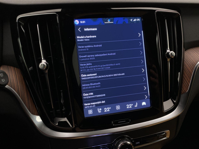 Volvo V60 T6 AWD Plug-in BRIGHT PLUS na operativní leasing