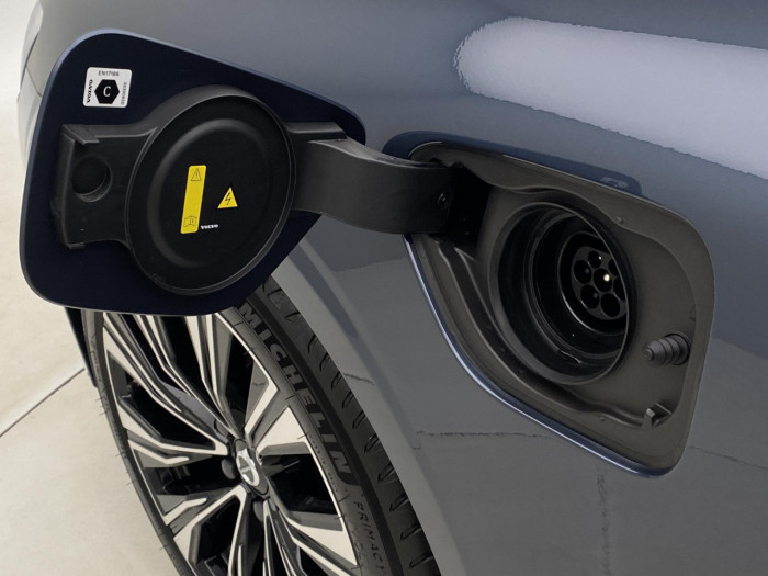 Volvo V60 T6 AWD Plug-in BRIGHT PLUS na operativní leasing