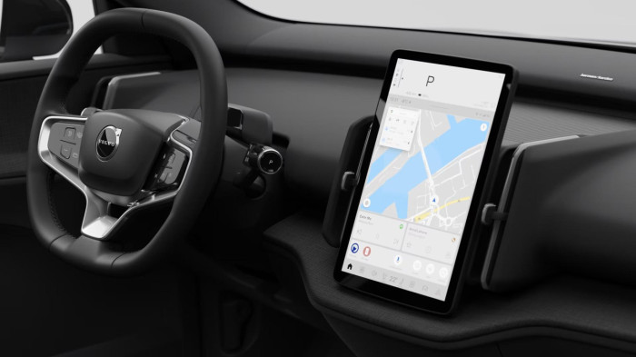 Volvo EX30 P5 LONG RANGE ELETRIC PLUS na operativní leasing